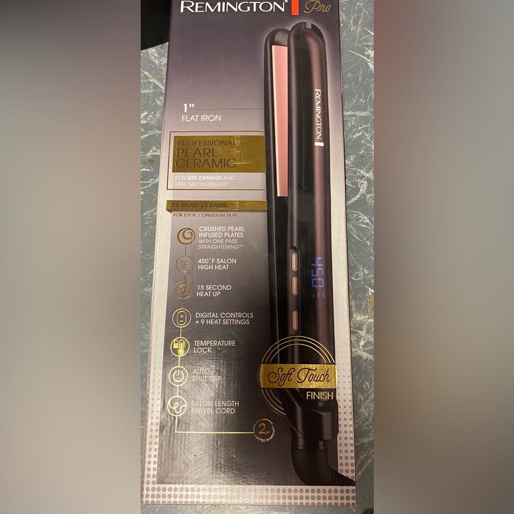 Remington pro flat iron !!NEW!!